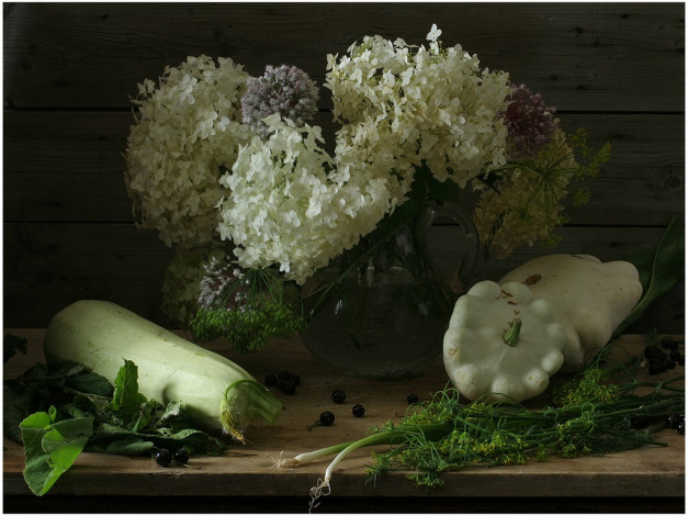 Обои картинки фото ира, быкова, букет, гортензии, два, патиссона, кабачок, еда, натюрморт