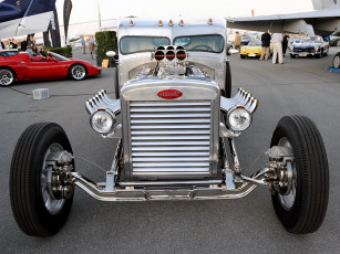 Картинка автомобили выставки уличные фото