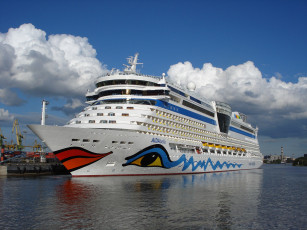 Картинка корабли лайнеры причал