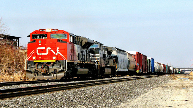 Обои картинки фото техника, поезда, пути, железная, дорога, рельсы, грузовой, состав, сцепка, локомотивы