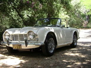 Картинка автомобили triumph