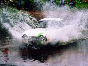 Картинка автомобили triumph