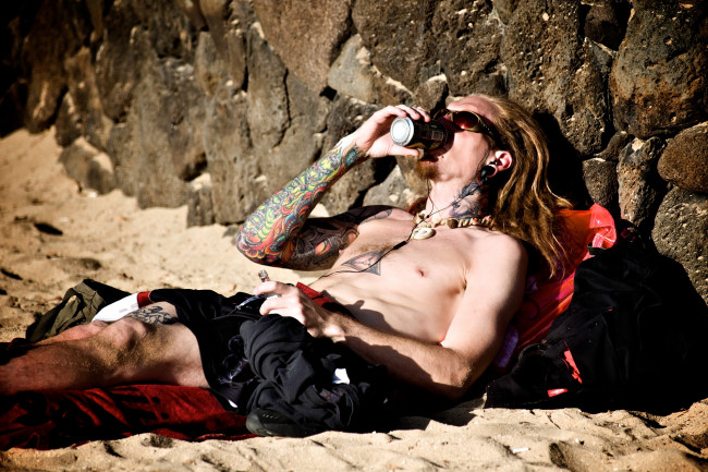 Обои картинки фото мужчины, unsort, тату, очки