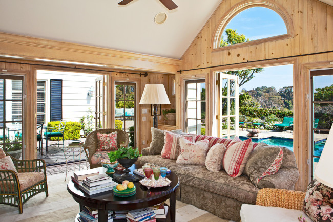 Обои картинки фото интерьер, веранды, террасы, балконы, бассейн, комната, диваны, кресло, фрукты, подушки, лампа, вентилятор, природа, книги, стол