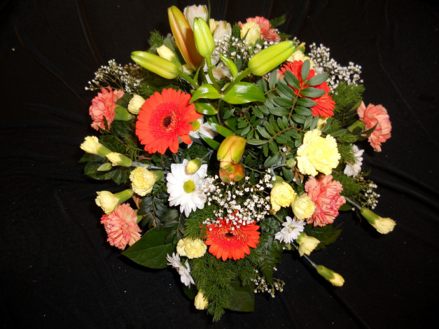 Обои картинки фото цветы, букеты, композиции, букет, герберы, гвоздики