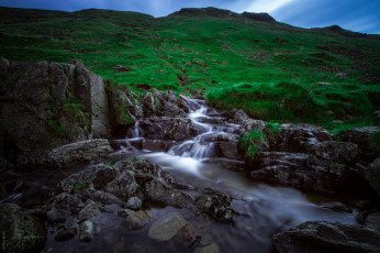 Картинка природа реки озера камни ручей трава холм