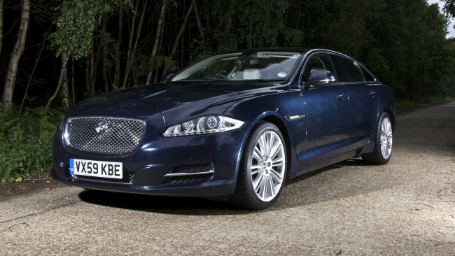 Обои картинки фото jaguar, xj, автомобили, land, rover, ltd, легковые, класс-люкс, великобритания