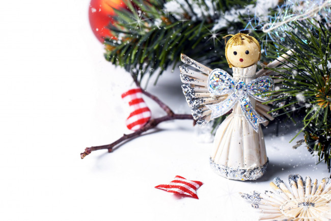 Обои картинки фото праздничные, фигурки, елка, ангел