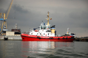 Картинка литва++клайпеда+порт корабли баркасы+ +буксиры буксир клайпеда литва причал порт