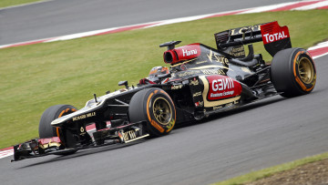 Картинка спорт формула+1 болид гонщик трек