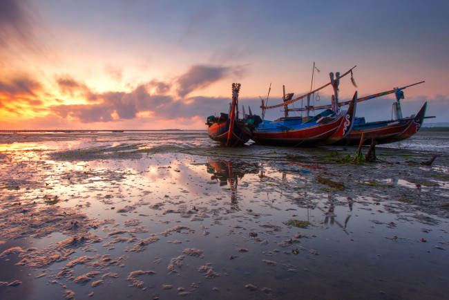 Обои картинки фото корабли, лодки,  шлюпки, отлив