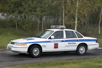 Картинка автомобили полиция ford