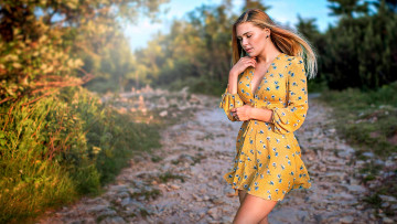 Картинка девушки -unsort+ блондинки +светловолосые женщина дорога лес