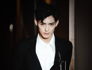 Картинка мужчины wang+hao+xuan ван хаосюань wang hao xuan