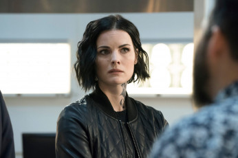 Картинка кино+фильмы blindspot+ сериал женщина разговор