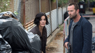 Картинка кино+фильмы blindspot+ сериал напарник оружие мусор