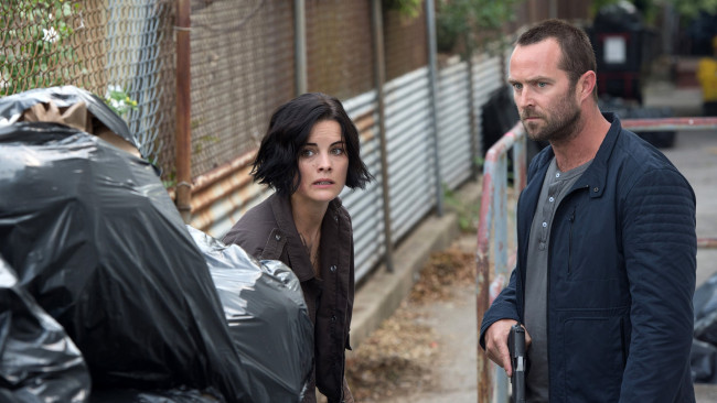 Обои картинки фото кино фильмы, blindspot , сериал, напарник, оружие, мусор