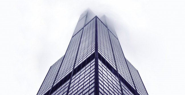 Обои картинки фото города, чикаго , сша, здание, небоскреб, небо, город, вид, червяка, чикаго, низкий, угол, простой, фон