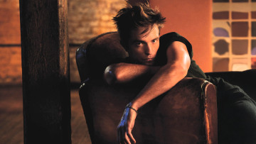 обоя мужчины, robert pattinson, актер, кресло