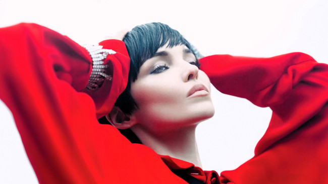 Обои картинки фото девушки, dove cameron, актриса, брюнетка, лицо, блузка