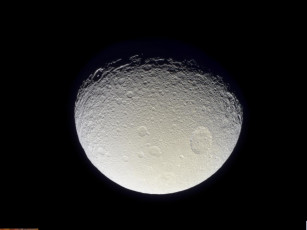 Картинка спутник сатурна тефия космос спутники