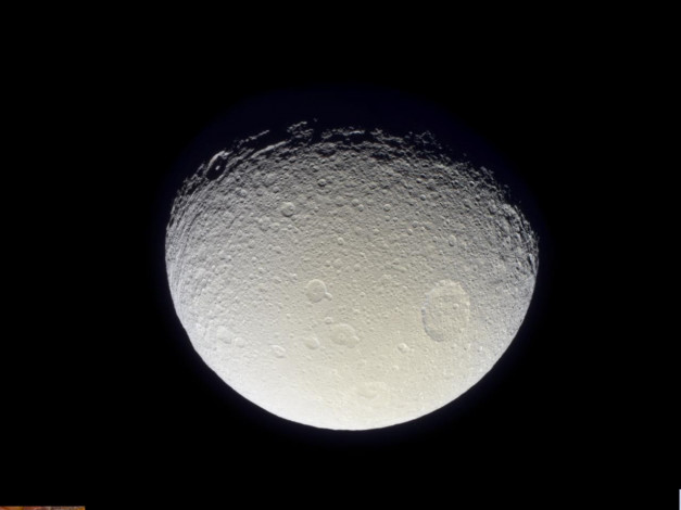 Обои картинки фото спутник, сатурна, тефия, космос, спутники