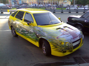 Картинка автомобили выставки уличные фото