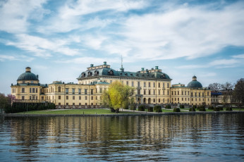 Картинка drottningholm`s+castle +stockholm города стокгольм+ швеция замок озеро