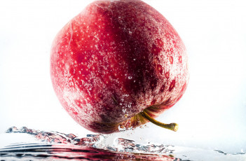 Картинка еда Яблоки макро вода