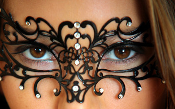 Картинка разное глаза маска карие