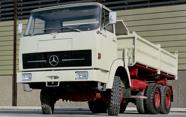 Обои картинки фото автомобили, mercedes trucks, mercedes