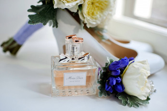 Картинка разное косметические+средства +духи туфли цветы духи
