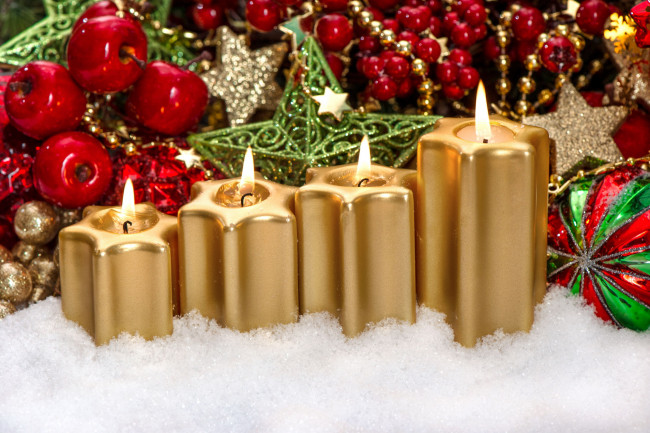 Обои картинки фото праздничные, новогодние свечи, пламя, снег