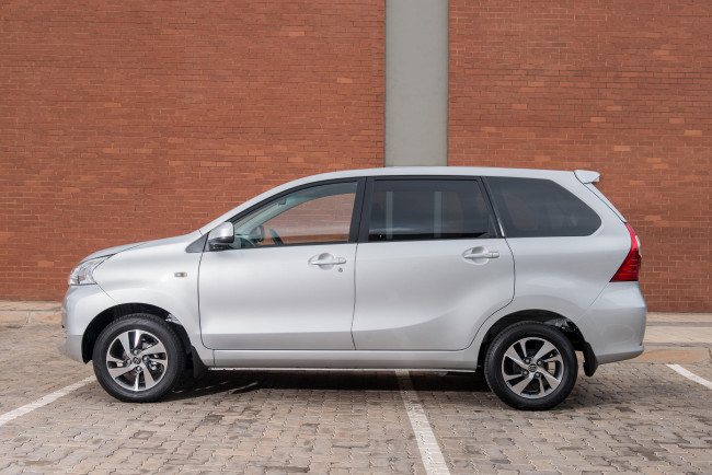 Обои картинки фото автомобили, toyota, светлый, 2015г, za-spec, avanza