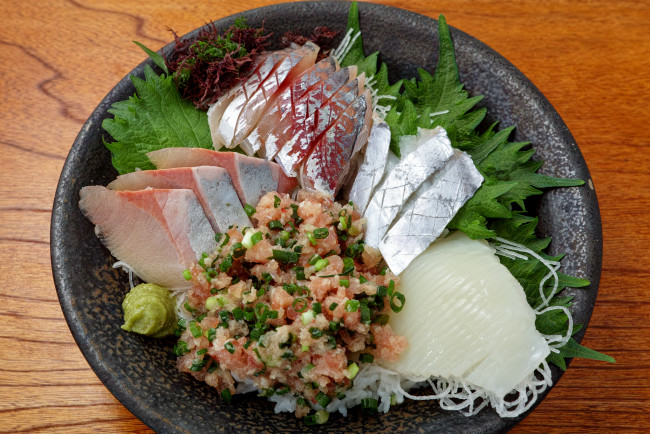 Обои картинки фото еда, рыба,  морепродукты,  суши,  роллы, приправа