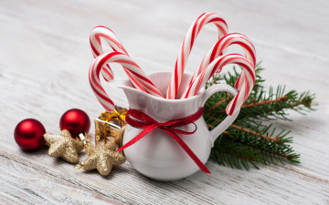 Картинка праздничные угощения лапа игрушка трость карамельная кувшин