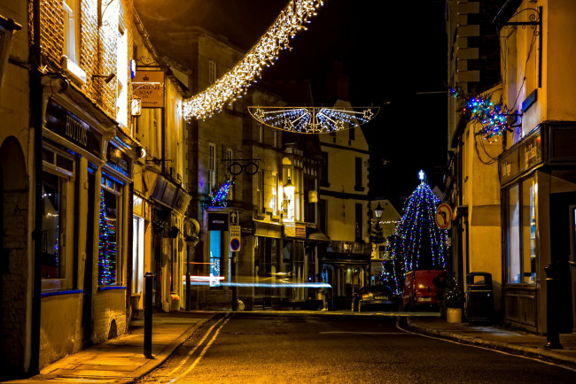 Обои картинки фото праздничные, новогодние пейзажи, улица, дома, иллюминация, елка