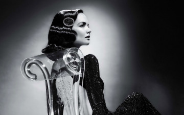 Картинка девушки katie+holmes монохром