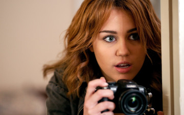 обоя музыка, miley cyrus, лицо, фотоаппарат