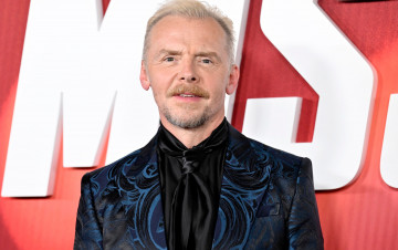 обоя simon pegg at the premiere of mission,  impossible - dead reckoning part one 2023, мужчины, simon pegg, cаймон, пегг, актер, сценарист, писатель, режиссер, миссия, невыполнима, смертельная, расплата, часть, первая, премьера, фильм