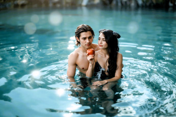 Картинка 3д+графика фантазия+ fantasy пара парень девушка демонесса вода яблоко рога