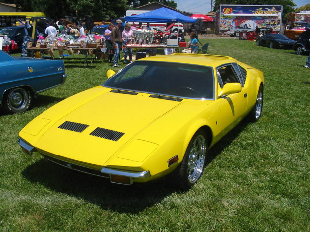 Обои картинки фото de, tomaso, pantera, автомобили, выставки, уличные, фото