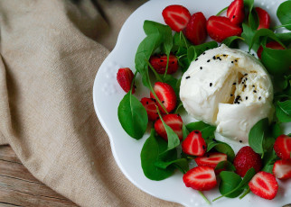 Картинка еда мороженое десерты клубника