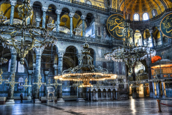 Картинка интерьер убранство роспись храма мечеть люстры