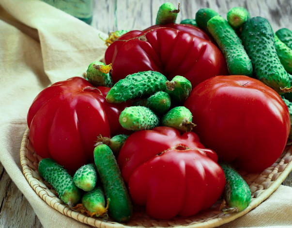Обои картинки фото еда, овощи, огурцы, помидоры, томаты
