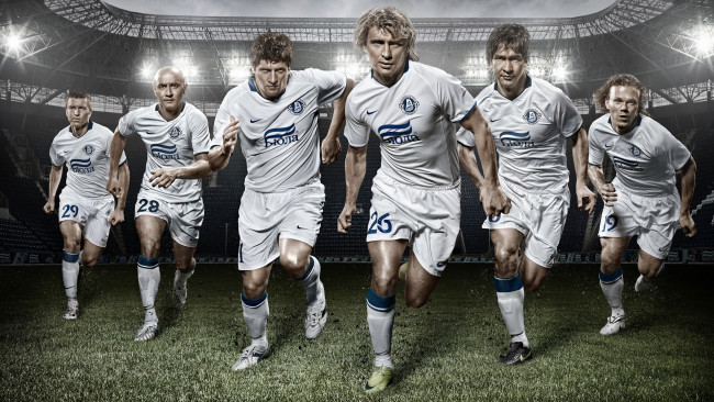 Обои картинки фото спорт, футбол, небо, газон, команда, днепр, биола