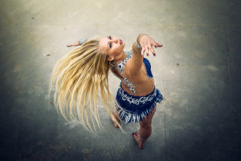 Картинка девушки -unsort+ блондинки костюм