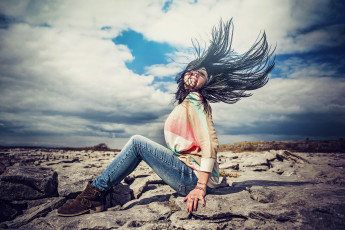 Картинка девушки -unsort+ брюнетки +шатенки джинсы