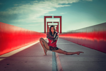 Картинка девушки -unsort+ брюнетки +шатенки костюм