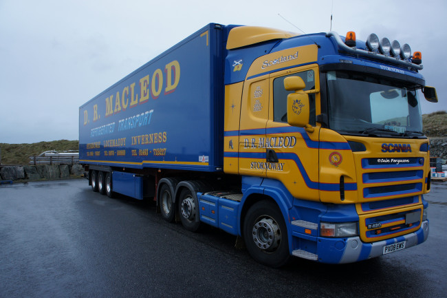 Обои картинки фото scania, автомобили, дизельные, двигатели, автобусы, судовые, ab, грузовые, швеция